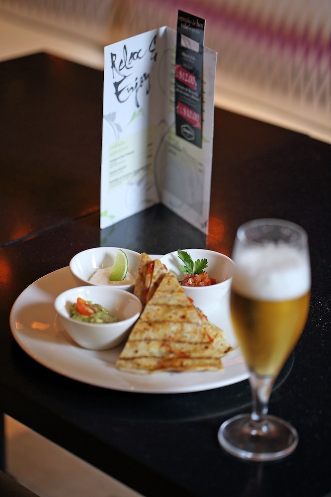 hampton by hilton panama