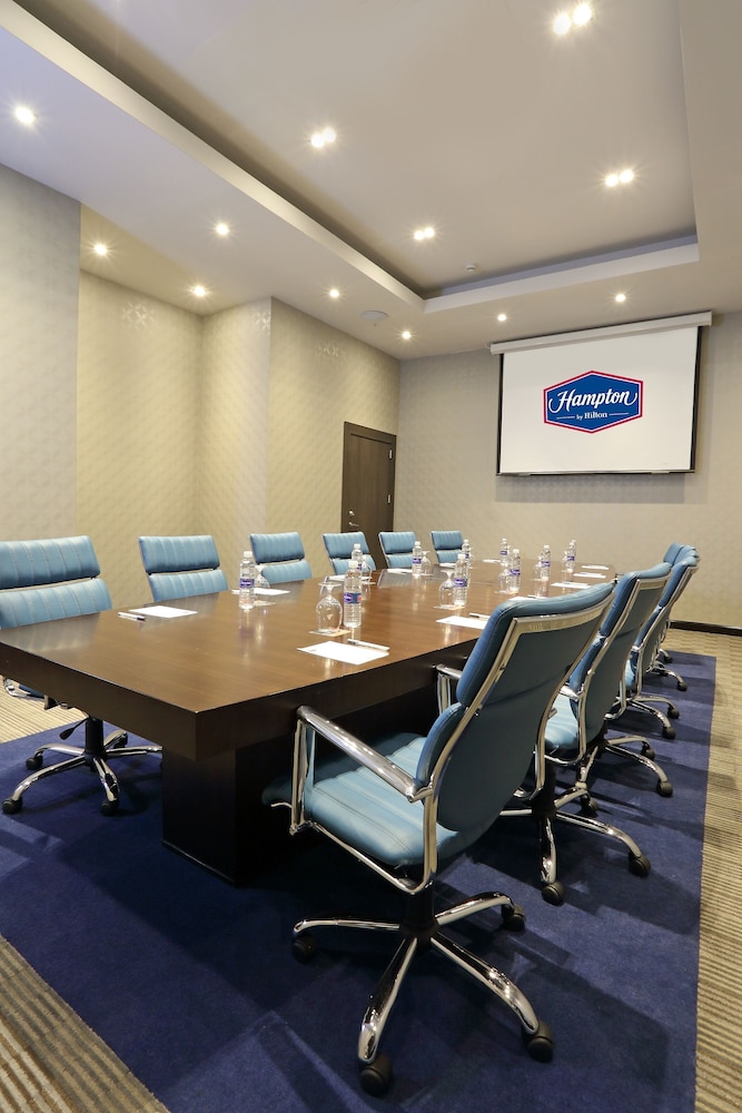 hampton by hilton panama