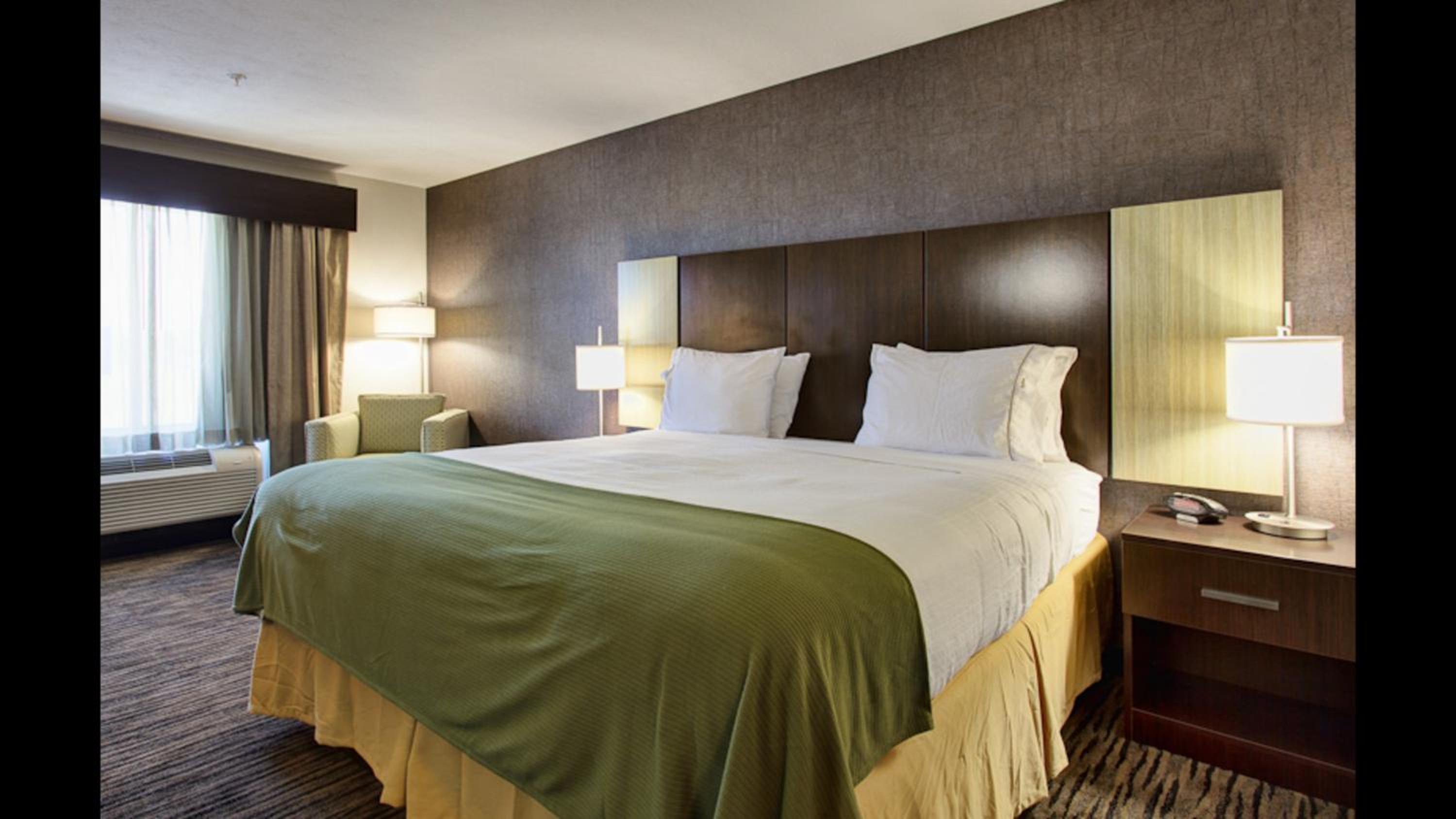 holiday inn express hotel and suites north fremont by ihg