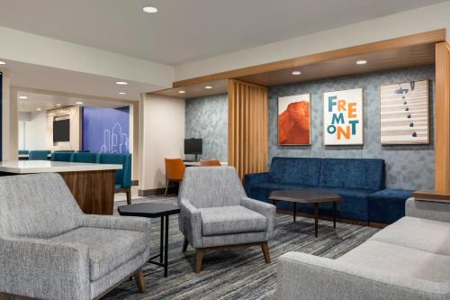 holiday inn express hotel and suites north fremont by ihg