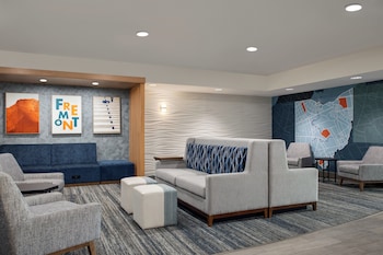 Holiday Inn Express Hotel & Suites North Fremont By Ihg,Erie County>>Clyde,3 star