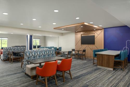 holiday inn express hotel and suites north fremont by ihg
