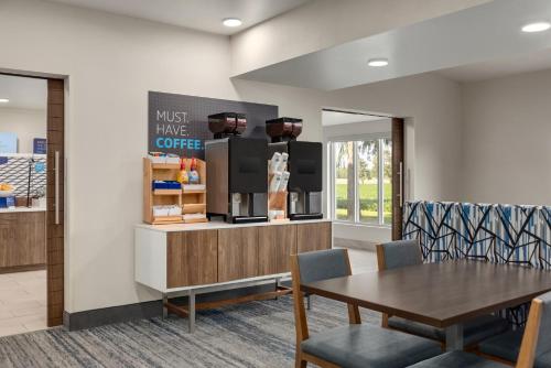 holiday inn express hotel and suites north fremont by ihg