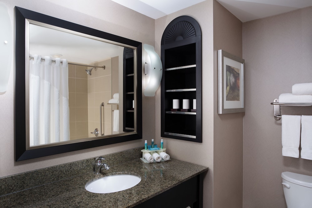 holiday inn express and suites ottawa west nepean