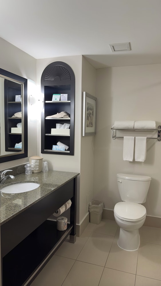 holiday inn express and suites ottawa west nepean