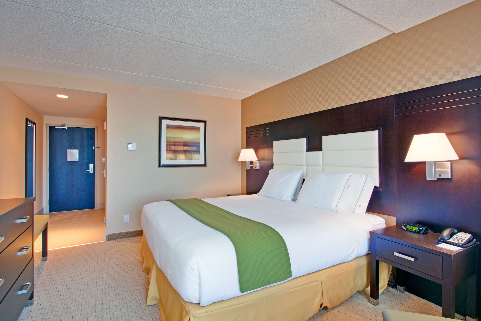 holiday inn express and suites ottawa west nepean