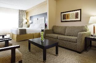 holiday inn express and suites ottawa west nepean