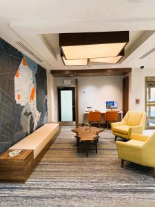 holiday inn express and suites ottawa west nepean