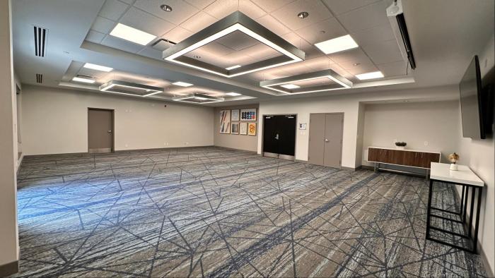holiday inn express and suites ottawa west nepean