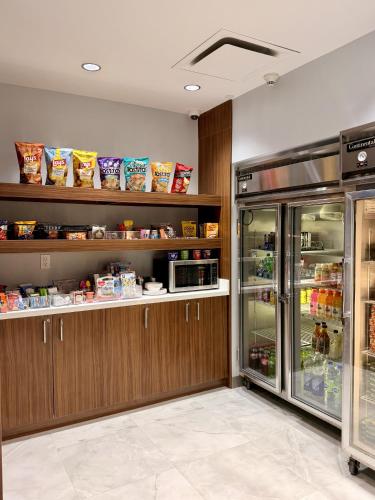 holiday inn express and suites ottawa west nepean