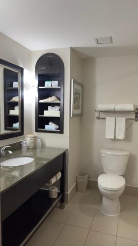 holiday inn express and suites ottawa west nepean