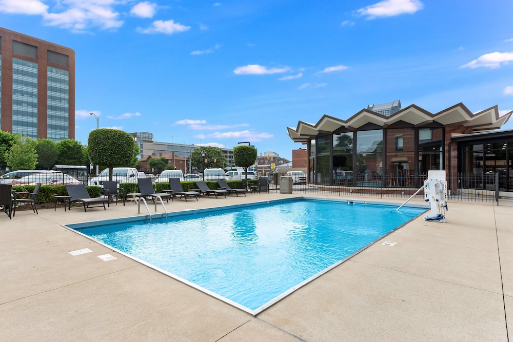 holiday inn express columbus downtown by ihg