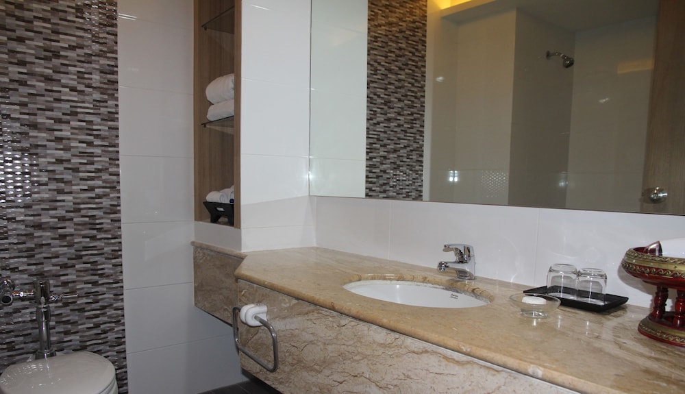 amora hotel tapae chiang mai