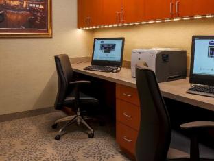 hampton inn and suites