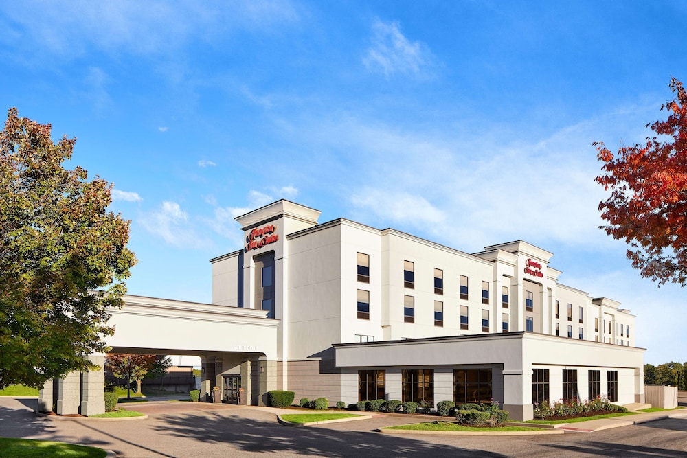 hampton inn and suites