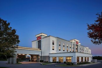 hampton inn and suites