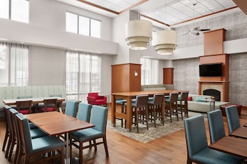 hampton inn and suites