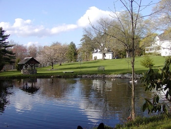 the inn on the horse farm