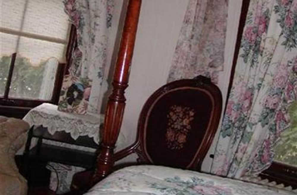 the inn on the horse farm