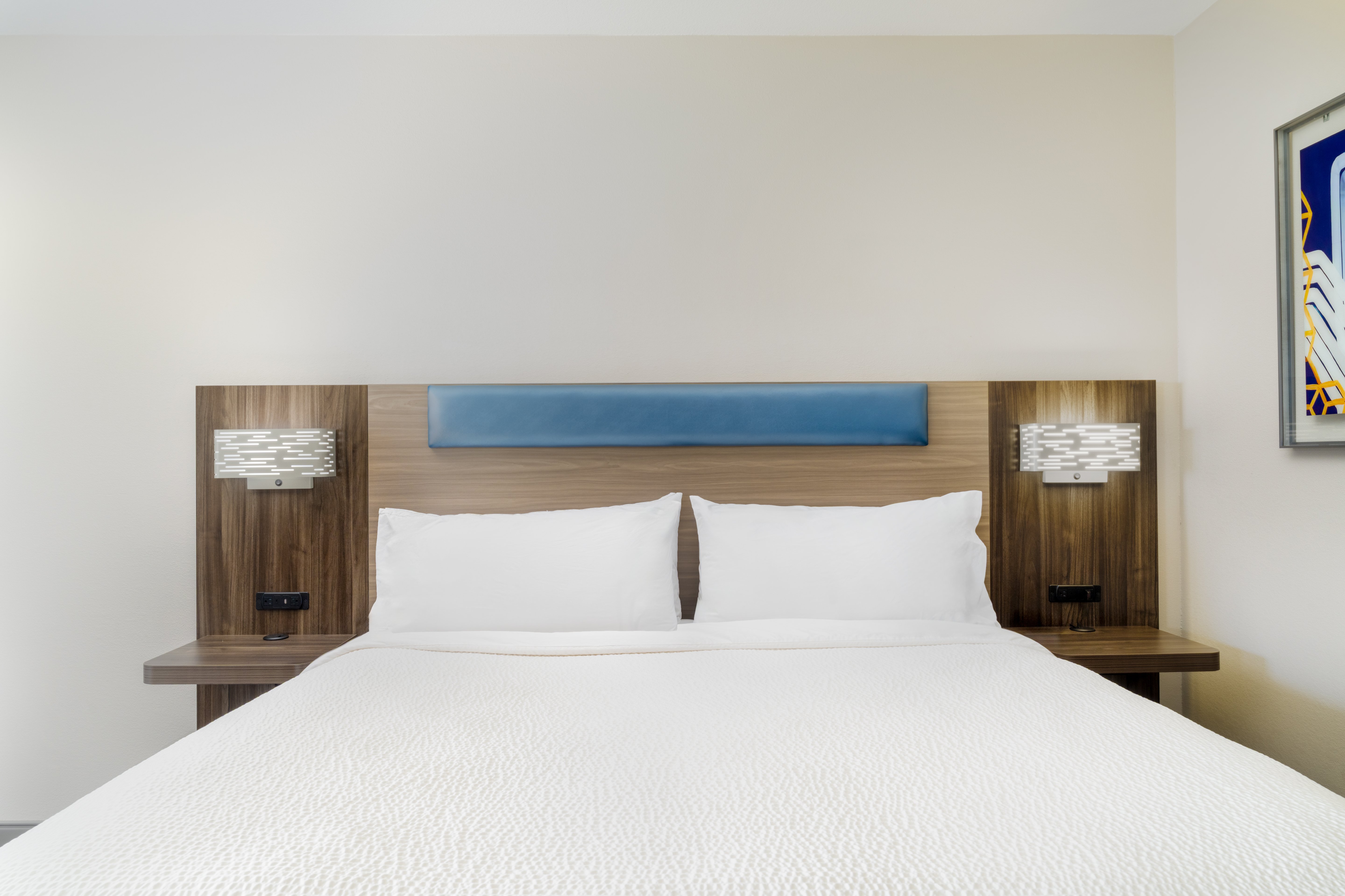 holiday inn express hotel and suites pratt by ihg