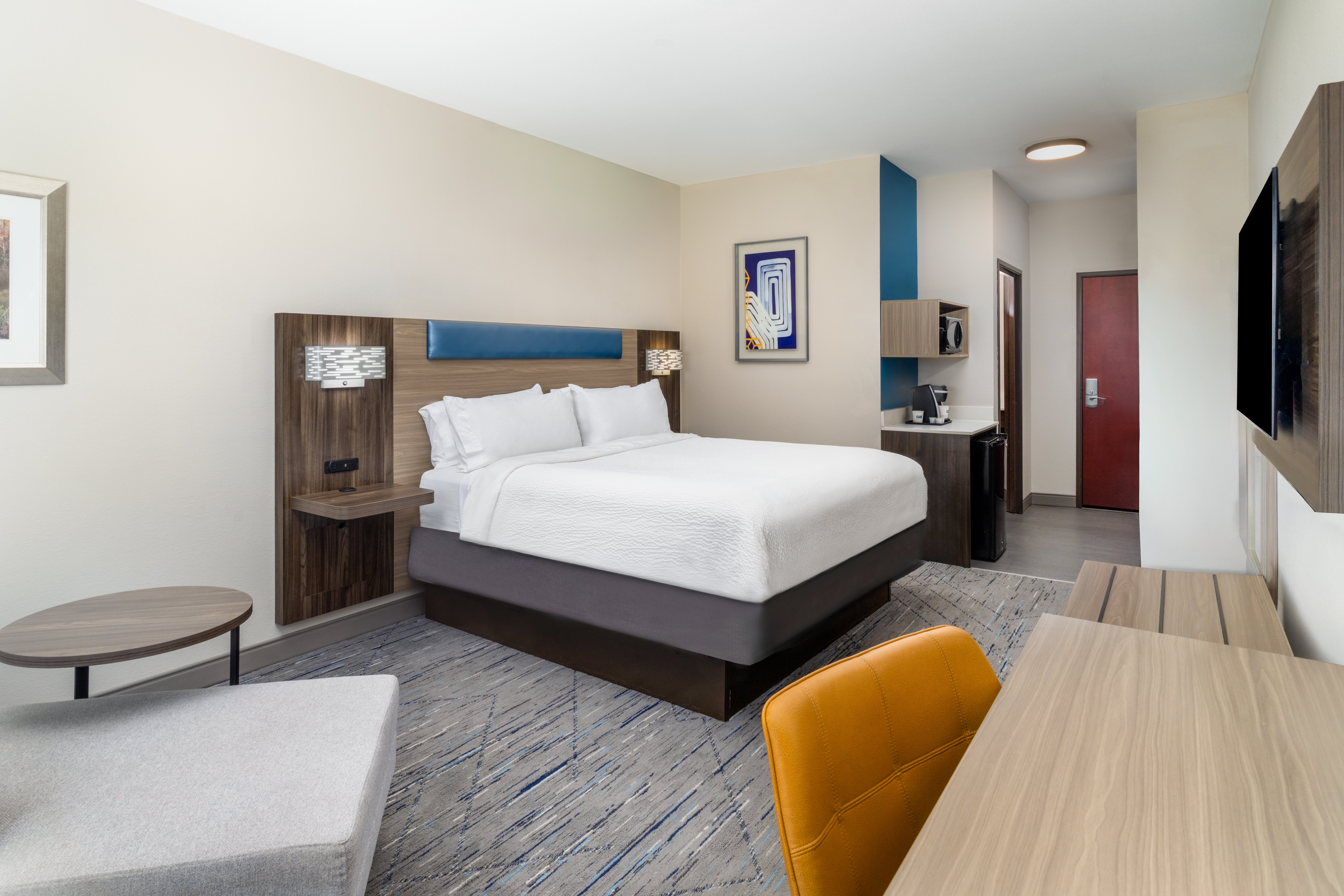 holiday inn express hotel and suites pratt by ihg