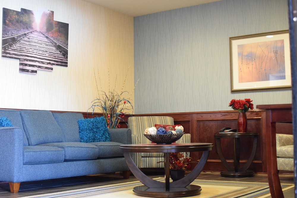 holiday inn express hotel and suites pratt by ihg