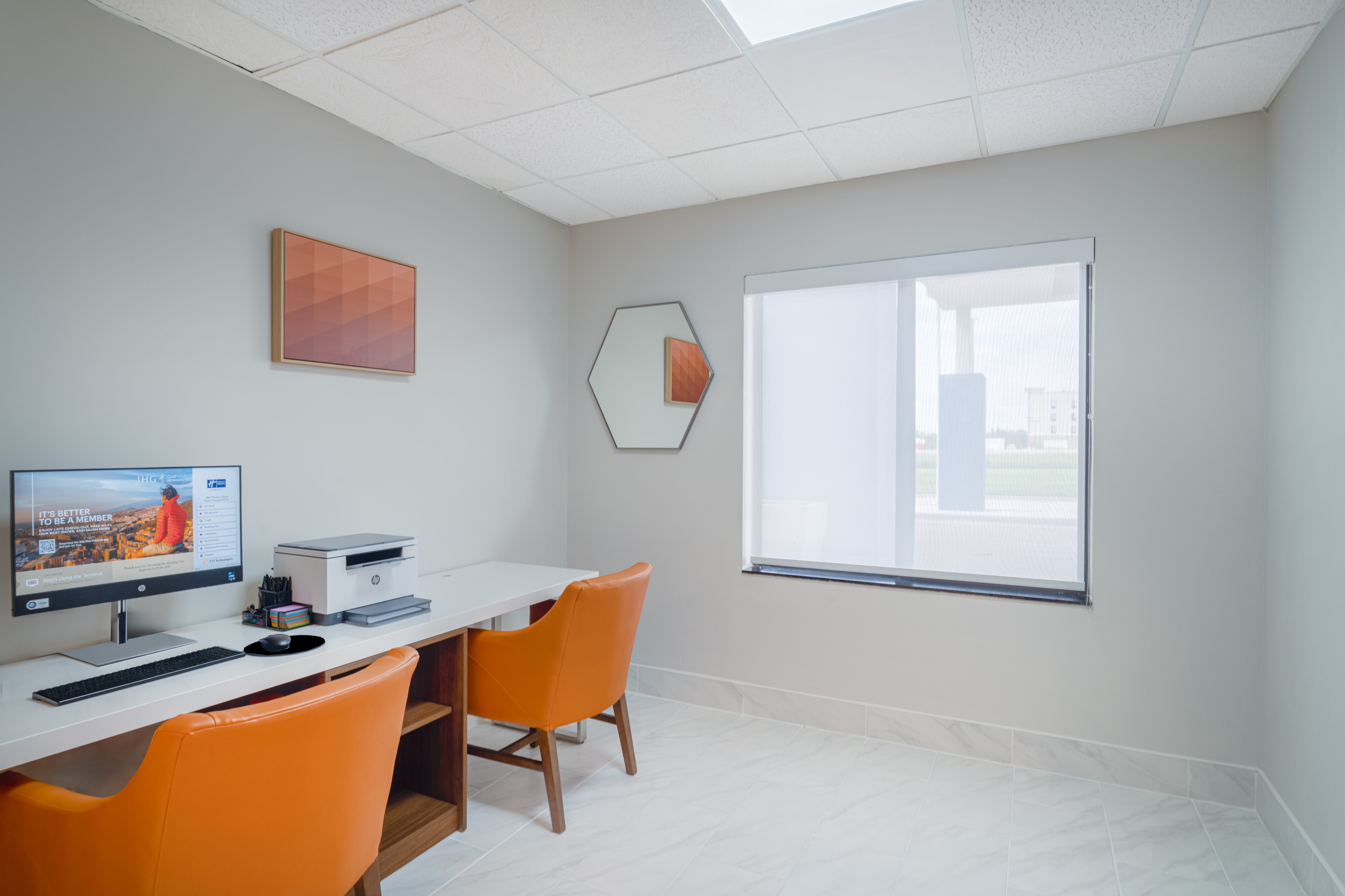 holiday inn express hotel and suites pratt by ihg