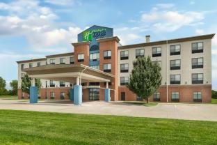 holiday inn express hotel and suites pratt by ihg