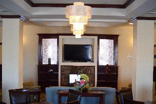 holiday inn express hotel and suites pratt by ihg