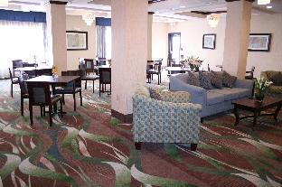 holiday inn express hotel and suites pratt by ihg