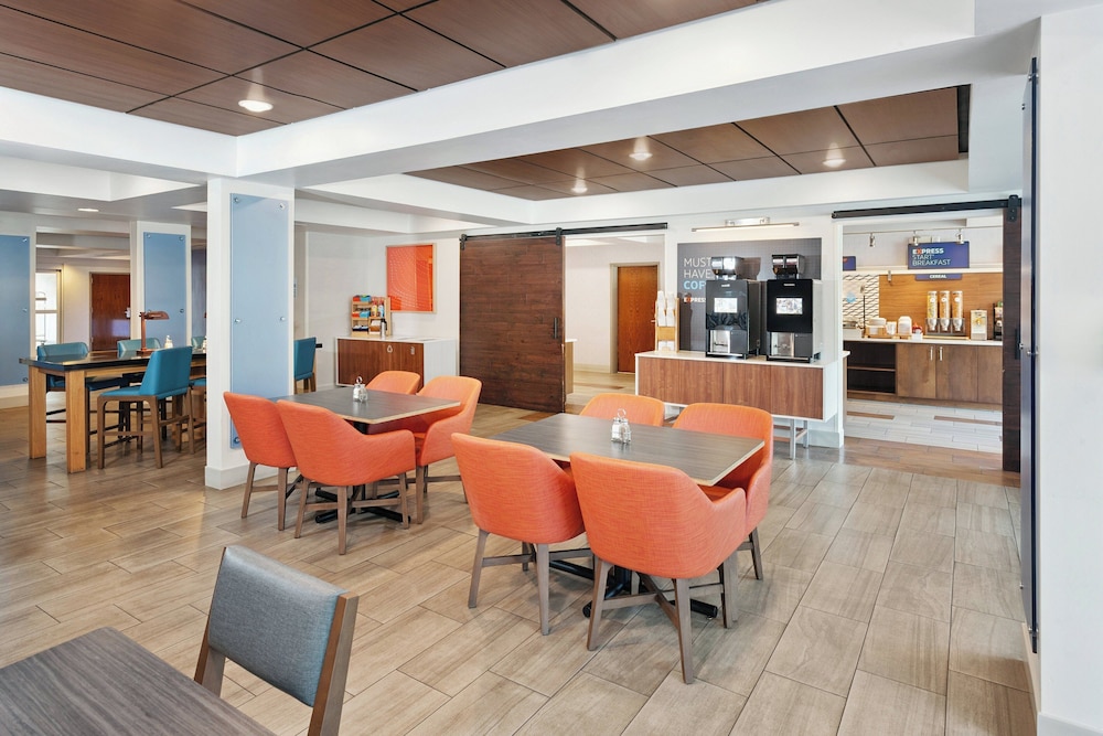 holiday inn express hotel and suites urbana champaign by ihg