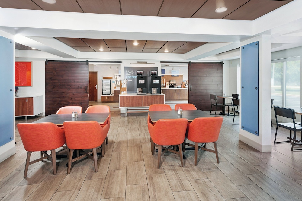 holiday inn express hotel and suites urbana champaign by ihg