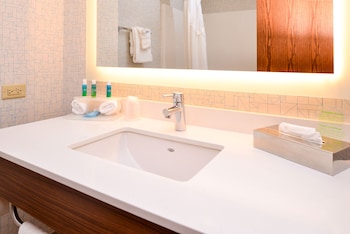 Holiday Inn Express Hotel & Suites Urbana-Champaign By Ihg,Mahomet>>Champaign,3 star