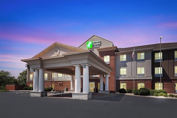 Holiday Inn Express Hotel & Suites Urbana-Champaign By Ihg,Mahomet>>Champaign,3 star