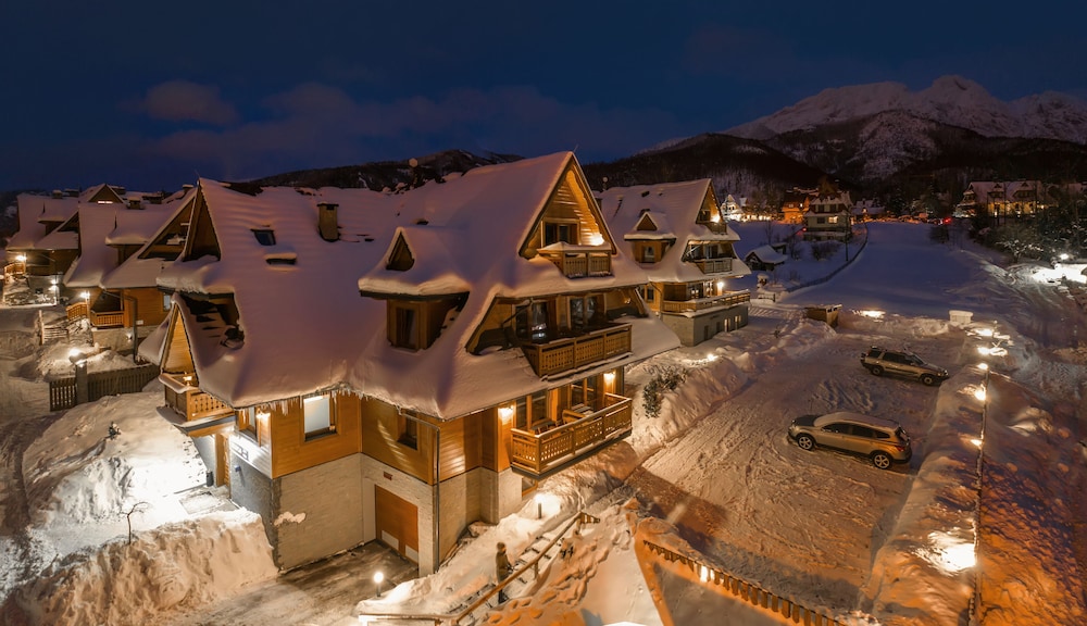 sun and snow resorts lipki park