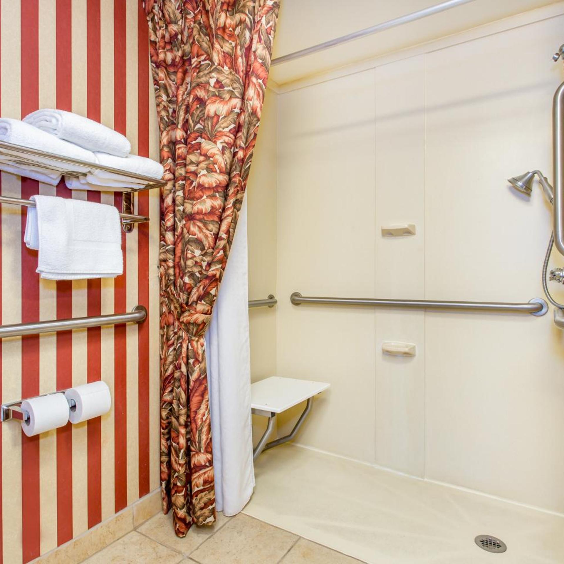 holiday inn express and suites bloomington by ihg