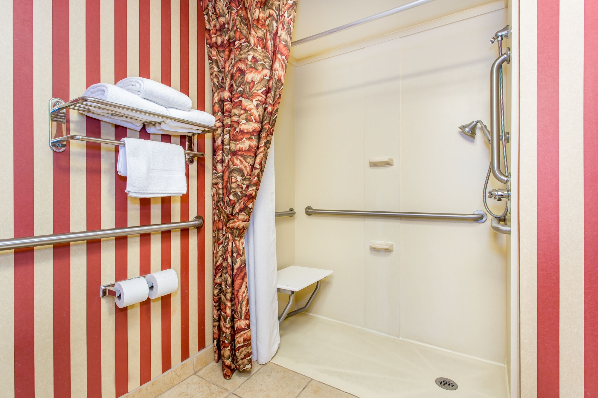 holiday inn express and suites bloomington by ihg