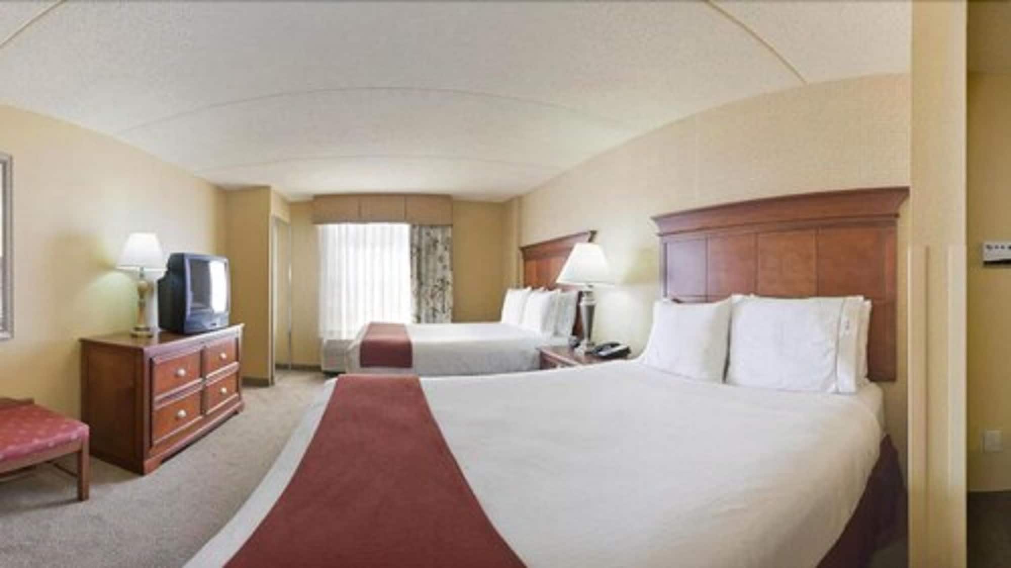 holiday inn express and suites bloomington by ihg
