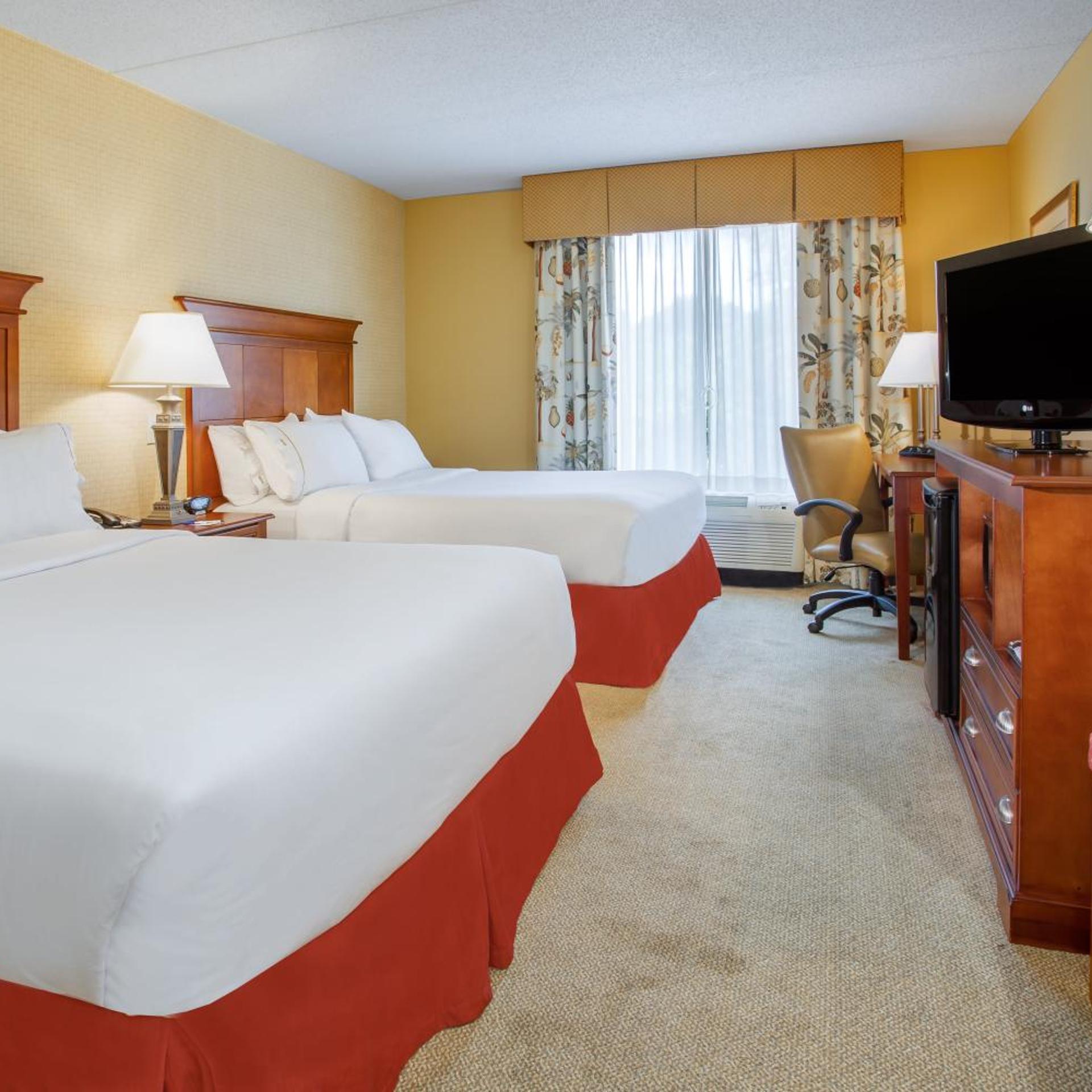 holiday inn express and suites bloomington by ihg