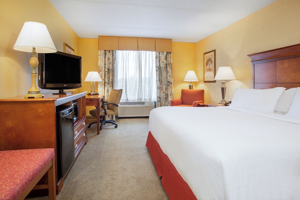 holiday inn express and suites bloomington by ihg