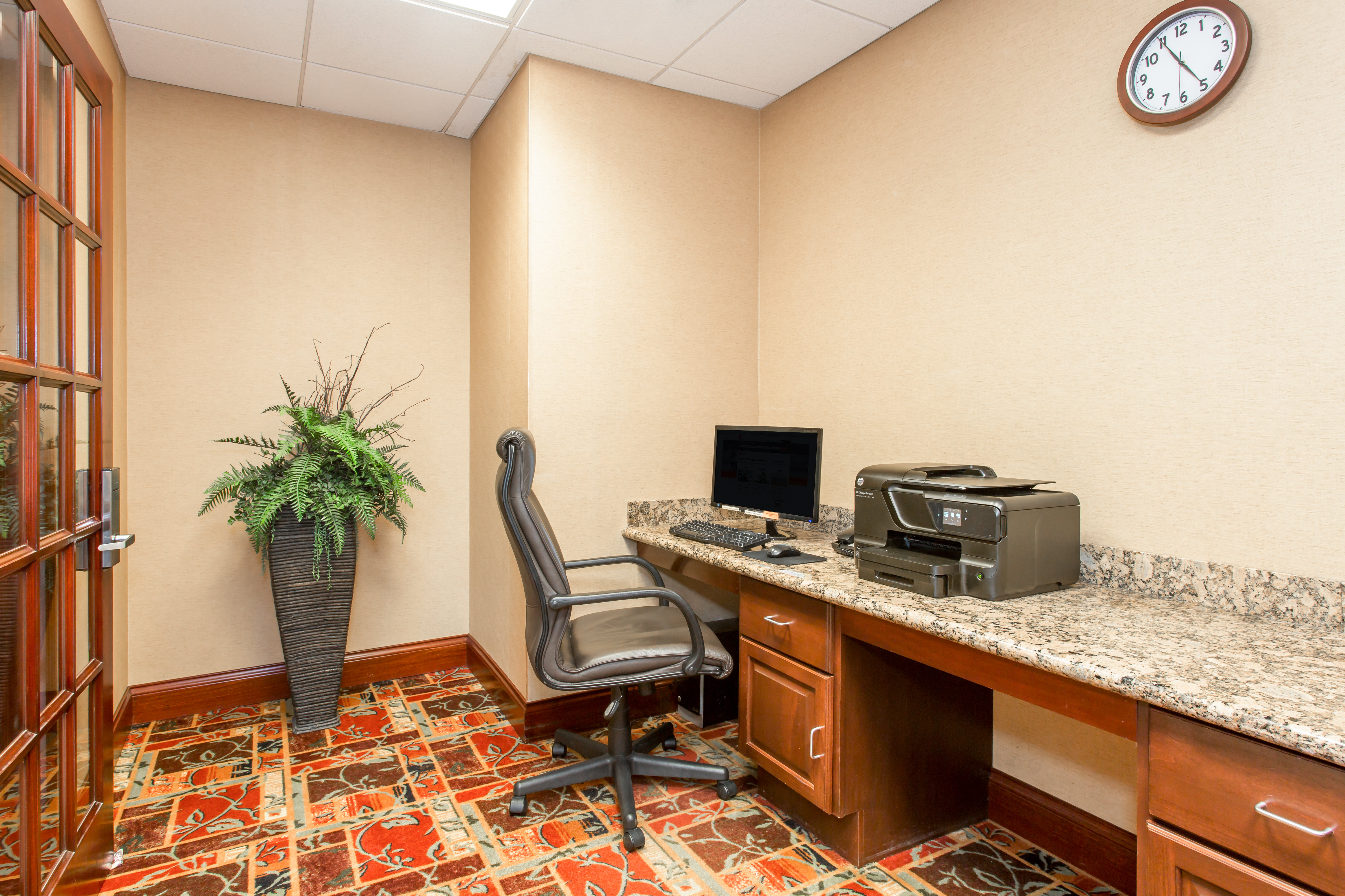 holiday inn express and suites bloomington by ihg