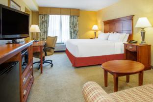holiday inn express and suites bloomington by ihg
