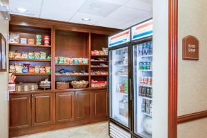 holiday inn express and suites bloomington by ihg