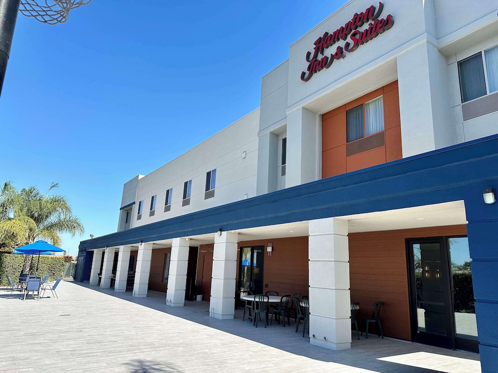 hampton inn and suites lathrop