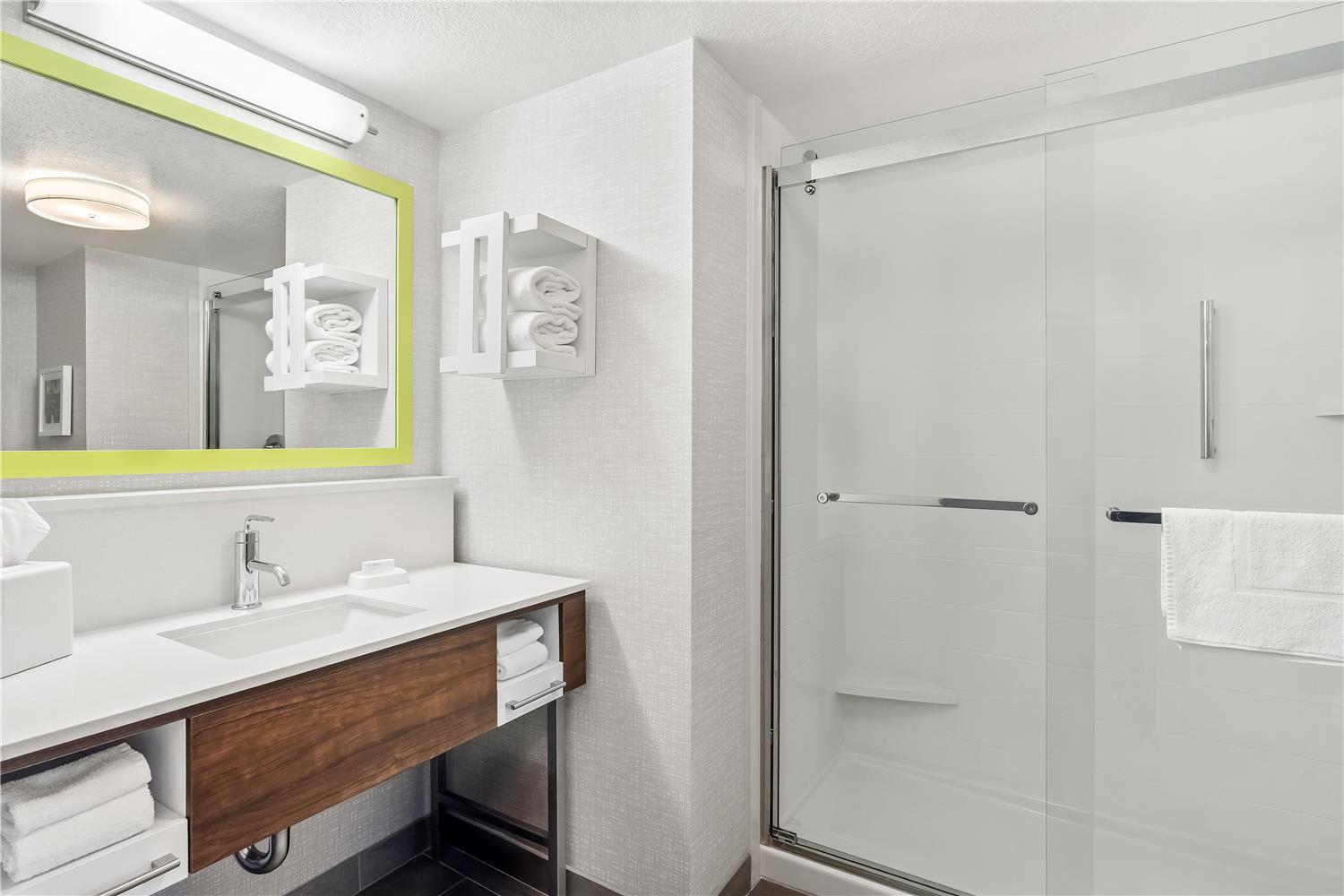 hampton inn and suites lathrop