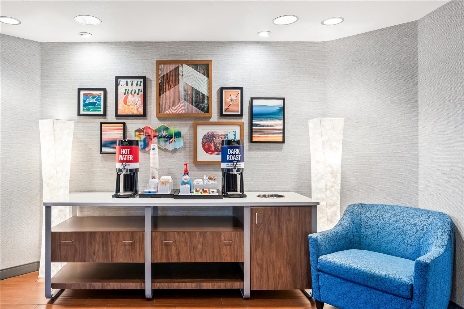 hampton inn and suites lathrop