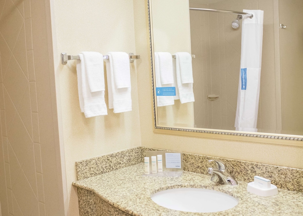 hampton inn and suites lathrop