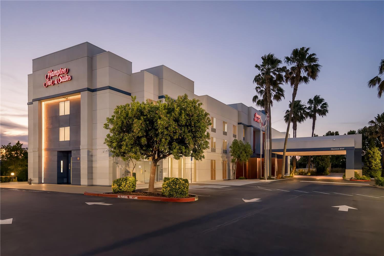 hampton inn and suites lathrop