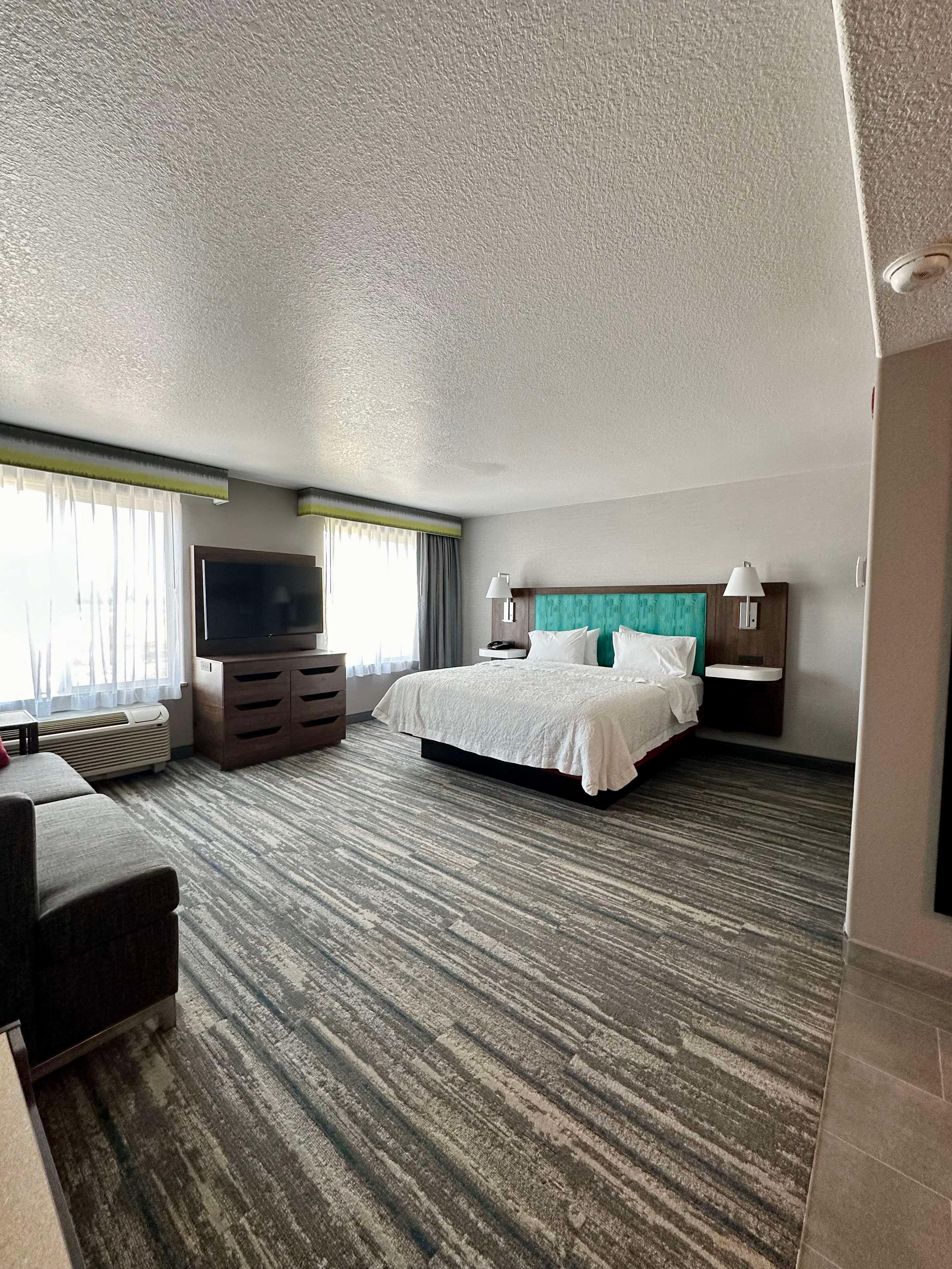 hampton inn and suites lathrop