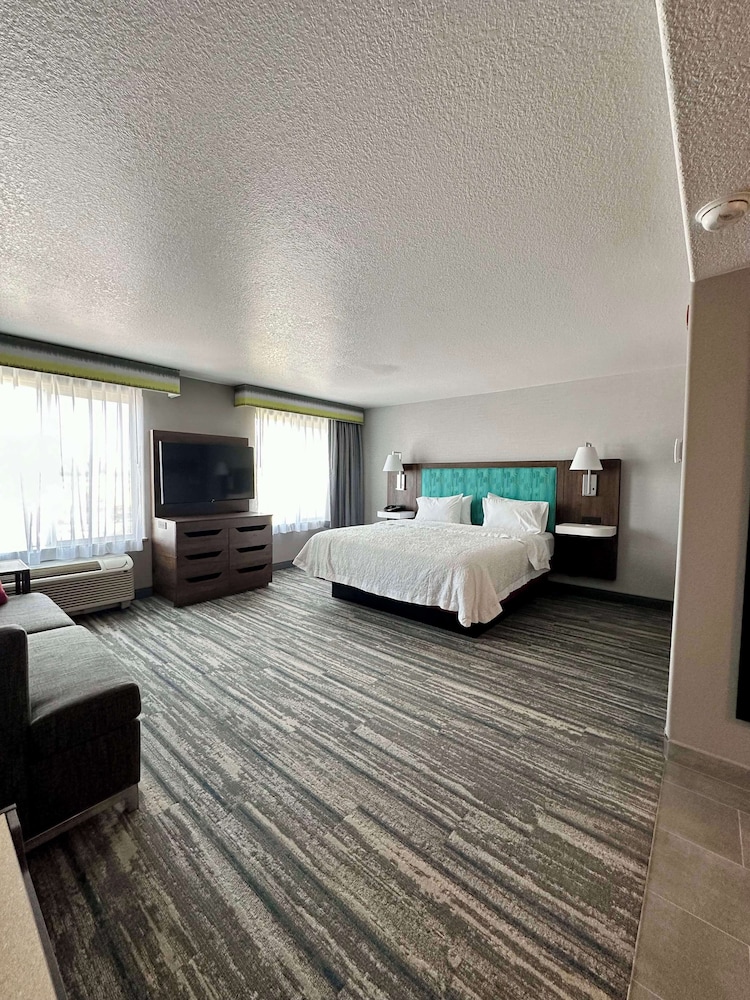 hampton inn and suites lathrop